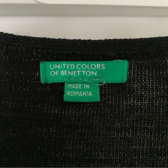 UNITED COLORS OF BENETTON V-Neck Black Long Sleeved Sweater - Picture 4 of 4
